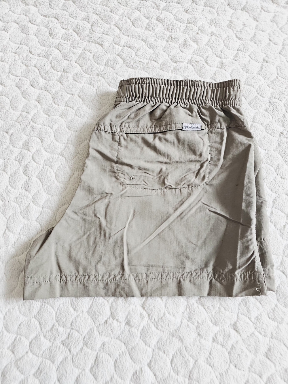 Columbia Lightweight Elastic Waist Khaki Shorts